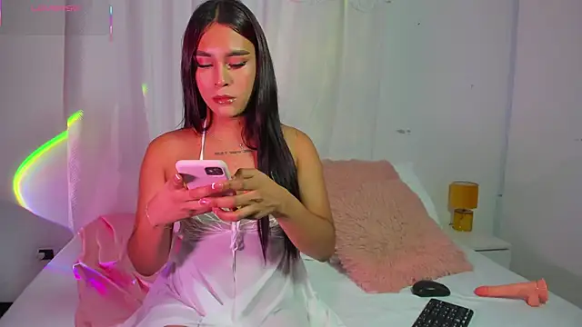 Grecia Moore online show from January 18, 2026, 8:45 pm