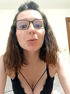 Snapshot of labellerose chatting on October 30, 2025, 5:46 pm labellerose online show from October 30, 2025, 5:46 pm