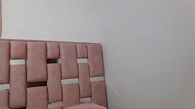 Snapshot of abby_moss_2 chatting on December 16, 2025, 5:23 am abby moss 2 online show from December 16, 2025, 5:23 am