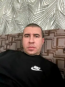 AronMode online show from November 22, 2025, 10:47 am