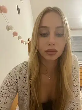 RemyStyles online show from November 5, 2025, 4:18 pm