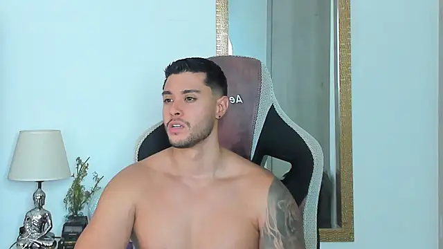 Snapshot of Ken_mailik1 chatting on July 22, 2026, 11:18 pm Ken mailik1 online show from July 22, 2026, 11:18 pm