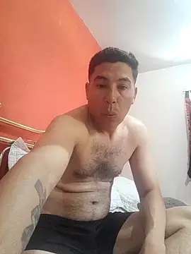 Ezeaxl online show from November 30, 2025, 7:40 pm