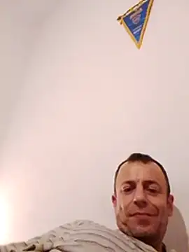 Snapshot of jjLARAY chatting on October 23, 2025, 8:57 am jjLARAY online show from October 23, 2025, 8:57 am