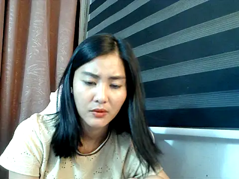 Snapshot of De_amore chatting on October 21, 2025, 1:23 pm De amore online show from October 21, 2025, 1:23 pm