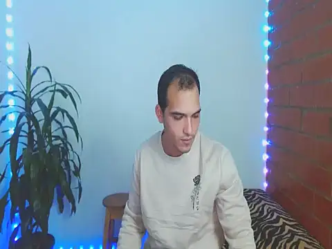 Maax3023 online show from October 28, 2025, 5:15 pm