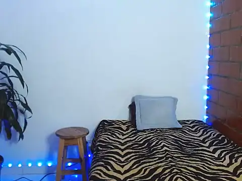 Maax3023 online show from November 1, 2025, 4:53 pm