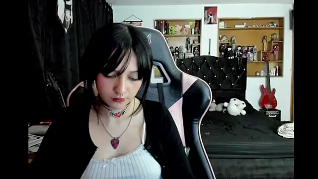 Maki Zein  online show from March 13, 2026, 1:12 am