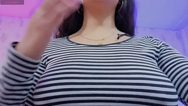 Snapshot of MARIANA_TAY1 chatting on May 22, 2026, 3:02 am MARIANA TAY1 online show from May 22, 2026, 3:02 am