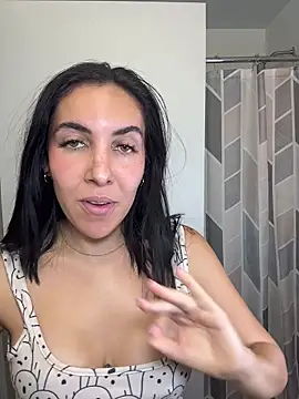 Lolathebaddie online show from October 27, 2025, 5:06 pm