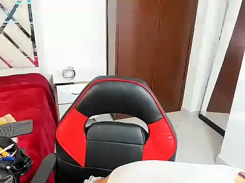 Valtainsexy online show from November 12, 2025, 2:17 pm