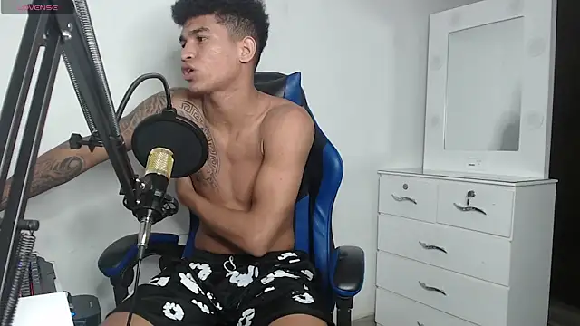 Snapshot of Angel_LatinGuy chatting on October 18, 2025, 8:53 pm Angel LatinGuy online show from October 18, 2025, 8:53 pm