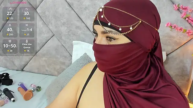  naylaa  online show from April 24, 2026, 3:09 am