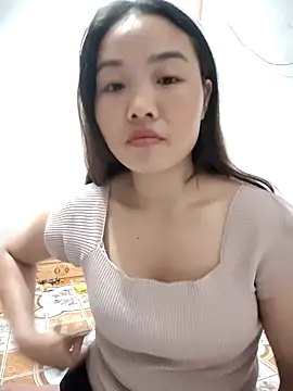 pusi xinh online show from October 10, 2025, 1:43 pm