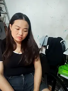 pusi xinh online show from October 15, 2025, 3:50 am