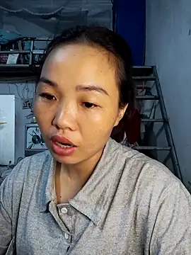 pusi xinh online show from October 19, 2025, 2:50 pm