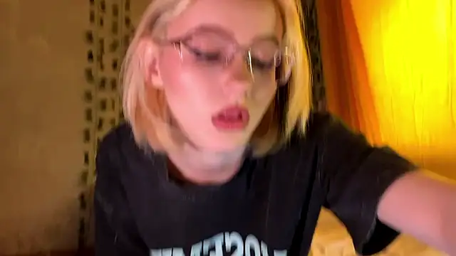 Snapshot of Kate_mikki chatting on February 4, 2026, 4:51 am Kate mikki online show from February 4, 2026, 4:51 am