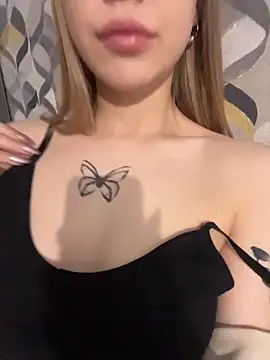 AngellnSilk online show from November 29, 2025, 9:01 am