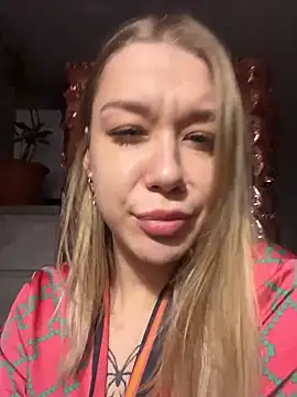 AngellnSilk online show from December 1, 2025, 9:14 am