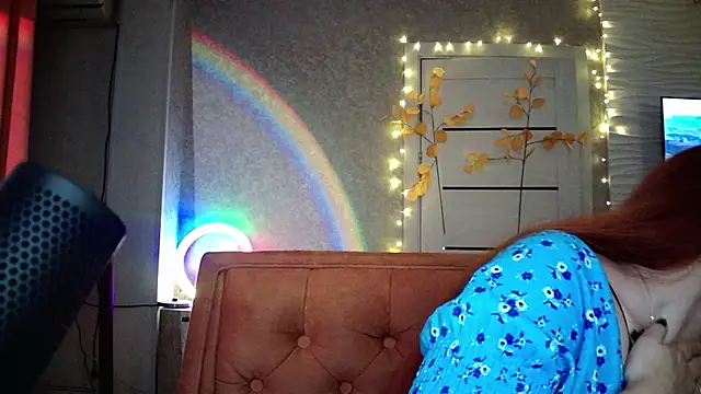 LolaMint  online show from October 19, 2025, 2:40 pm