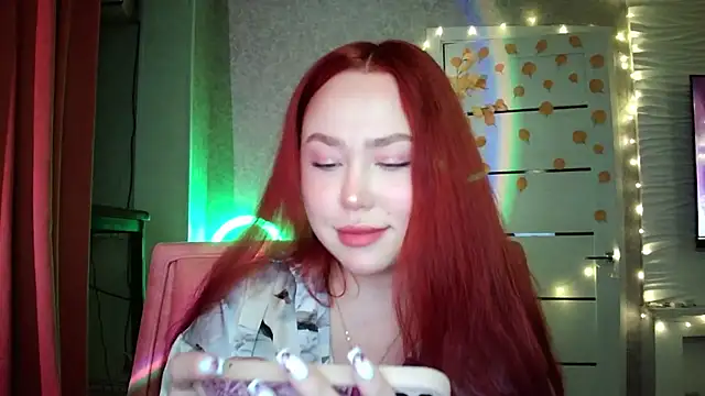 LolaMint  online show from October 24, 2025, 12:56 pm