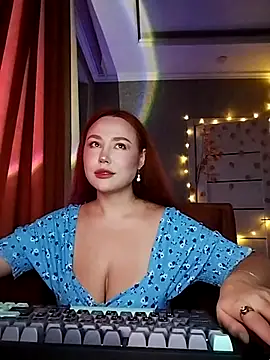 LolaMint  online show from December 2, 2025, 1:05 pm