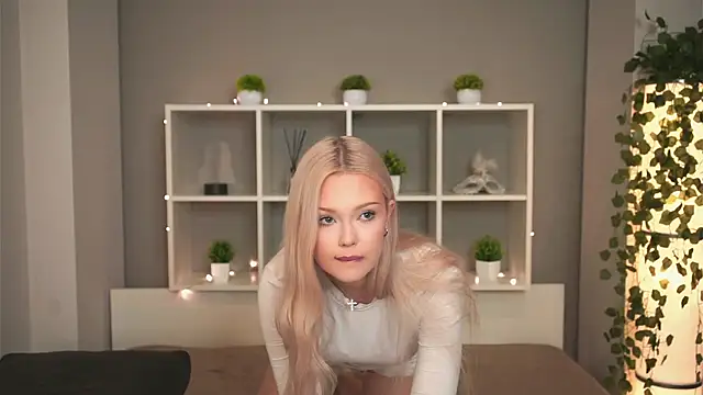 Snapshot of KaryTasch chatting on October 28, 2025, 10:01 pm KaryTasch online show from October 28, 2025, 10:01 pm