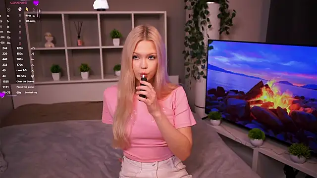 Snapshot of KaryTasch chatting on November 2, 2025, 10:34 pm KaryTasch online show from November 2, 2025, 10:34 pm