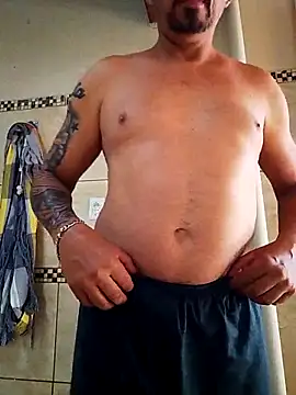 Snapshot of MORENORC79 chatting on May 13, 2026, 2:25 pm MORENORC79 online show from May 13, 2026, 2:25 pm
