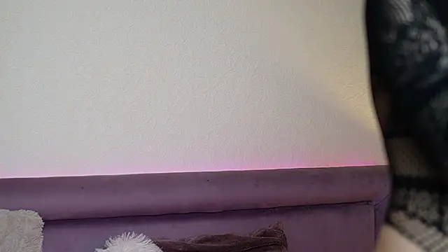 Snapshot of JoelleApril chatting on February 1, 2026, 9:35 pm JoelleApril online show from February 1, 2026, 9:35 pm