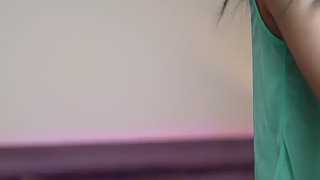 Snapshot of JoelleApril chatting on February 4, 2026, 9:42 pm JoelleApril online show from February 4, 2026, 9:42 pm