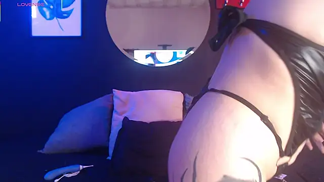 TamaraaRoss  online show from November 7, 2025, 6:52 pm