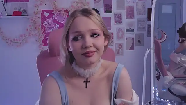 SweetCutie19 online show from October 16, 2025, 6:20 pm
