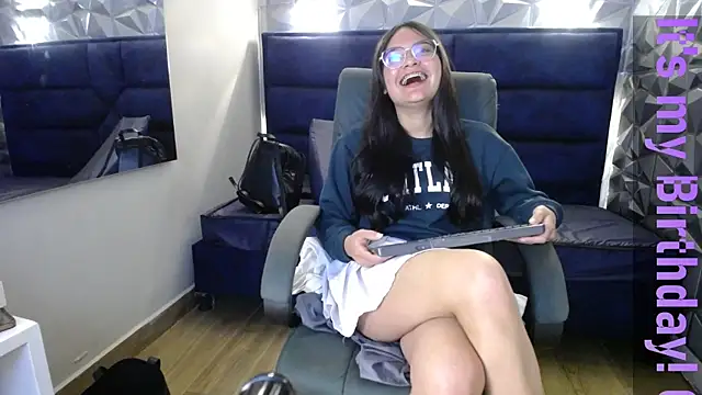 Snapshot of _kita chatting on November 19, 2025, 12:05 pm kita online show from November 19, 2025, 12:05 pm