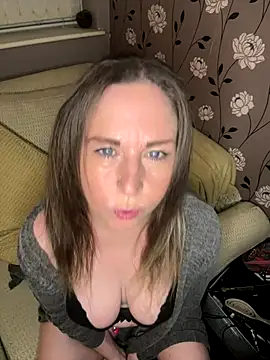 Snapshot of foxy-Chantelle chatting on December 19, 2025, 8:27 pm foxy-Chantelle online show from December 19, 2025, 8:27 pm