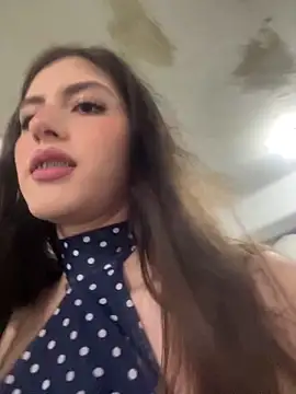 Snapshot of AlessiaLuxx chatting on March 25, 2026, 2:39 am AlessiaLuxx online show from March 25, 2026, 2:39 am