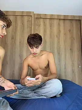 Snapshot of santi_Rush chatting on October 25, 2025, 7:52 pm santi Rush online show from October 25, 2025, 7:52 pm