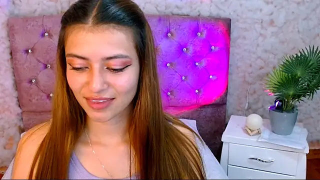 viky evanss online show from December 14, 2025, 3:06 pm