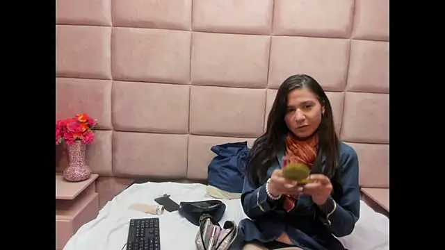 Kylie Bloom online show from November 27, 2025, 9:17 pm