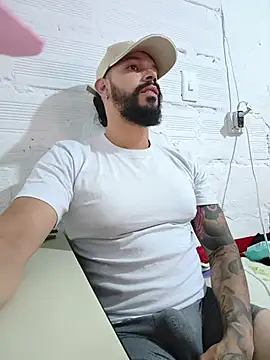 AlukardBig online show from April 11, 2026, 9:30 pm