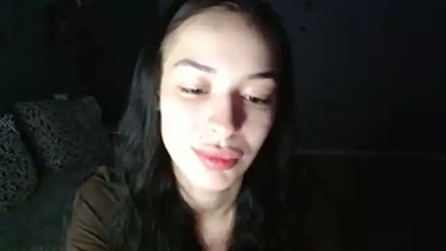 Snapshot of Daphne_Darkthorn chatting on November 6, 2025, 3:40 am Daphne Darkthorn online show from November 6, 2025, 3:40 am