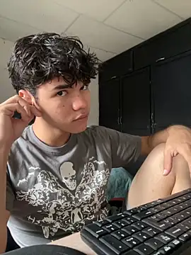 Im Camii online show from November 29, 2025, 7:39 pm