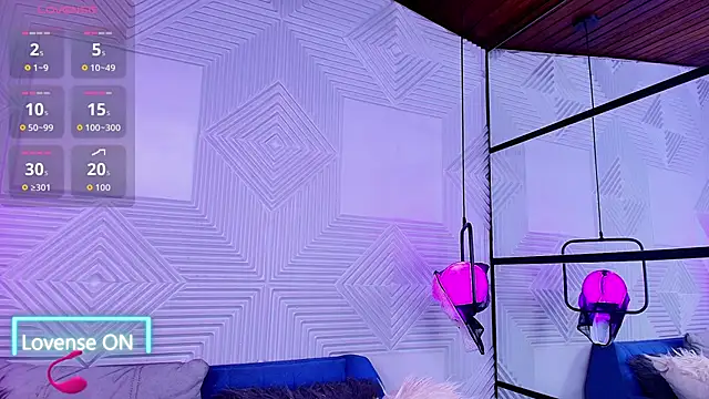 Snapshot of CinnamonHeat chatting on October 20, 2025, 11:10 am CinnamonHeat online show from October 20, 2025, 11:10 am