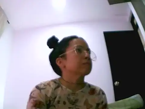 chiarafus0 online show from November 1, 2025, 5:59 pm