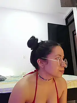 chiarafus0 online show from November 3, 2025, 9:16 pm