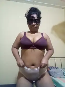 Snapshot of Expose_Queen chatting on December 5, 2025, 5:42 pm Expose Queen online show from December 5, 2025, 5:42 pm