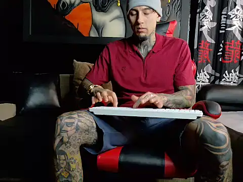 Molotov Explosive online show from November 8, 2025, 7:56 pm