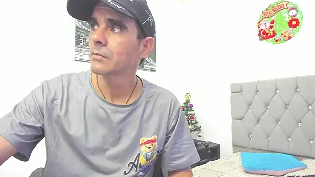 Sofi And Santy online show from January 11, 2026, 12:04 am