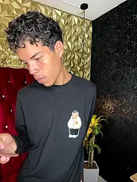 jhojan foxxx  online show from October 15, 2025, 7:14 pm