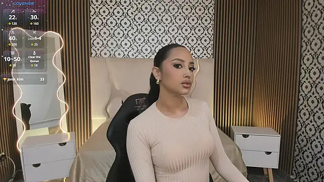 Snapshot of BEELLA_TAY1 chatting on October 25, 2025, 12:56 pm BEELLA TAY1 online show from October 25, 2025, 12:56 pm